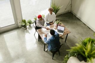 Acquisition clients en franchise SEO levier rentable